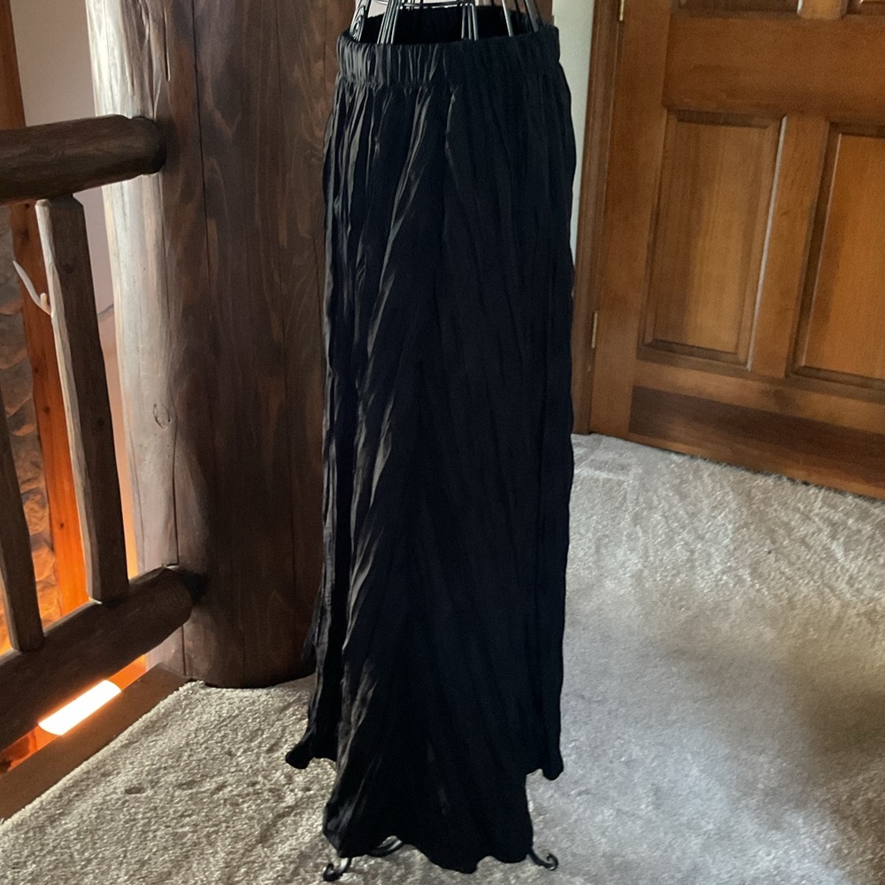 Zara WRINKLED MIDI SKIRT ZW COLLECTION XS - Picture 2 of 9